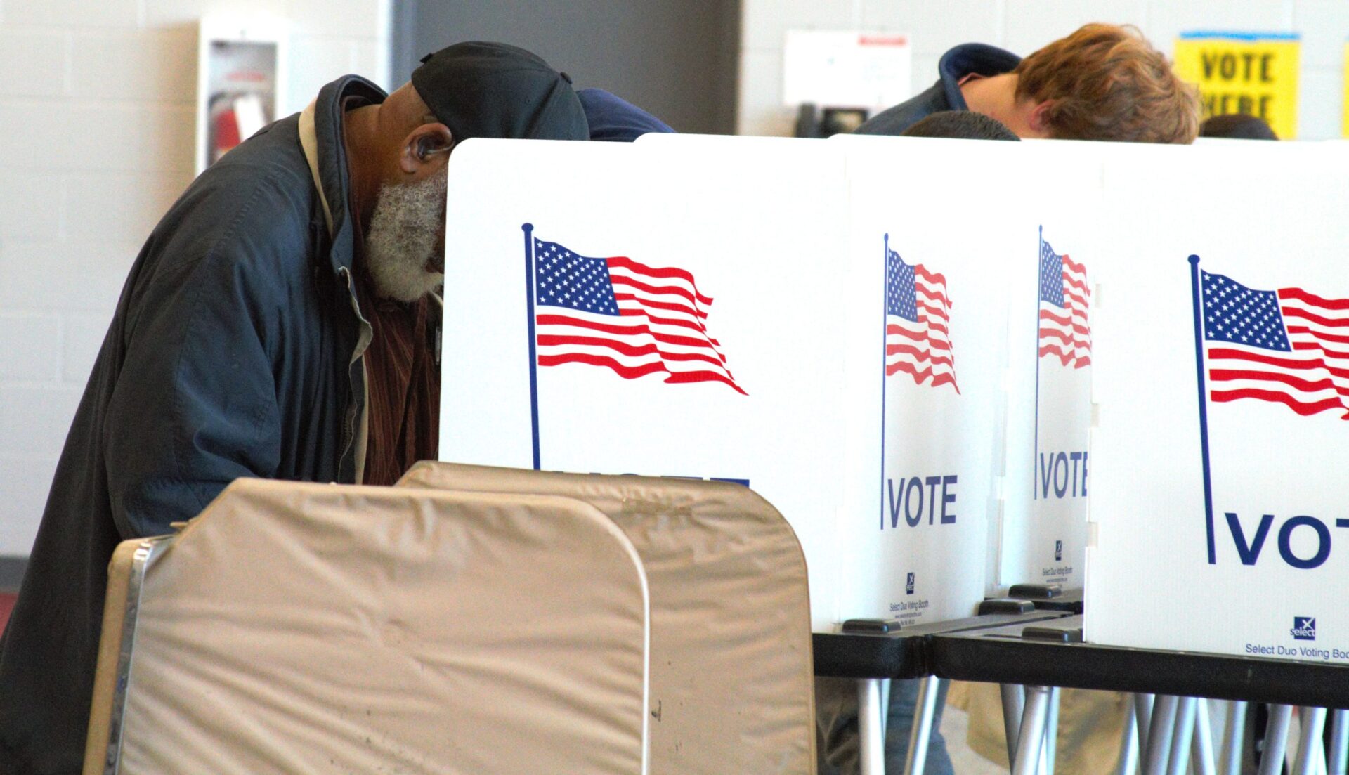Early, in-person voting begins in Flint
